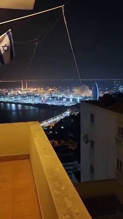 Bath uk |Explosions rock Israel