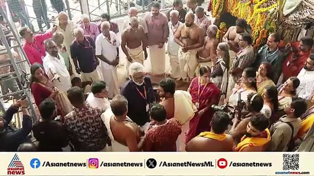 കെ കരുണാകരന്റെ വീടിന് മുന്നിൽ പൊങ്കാലയിട്ട് പത്മജ വേണുഗോപാൽ