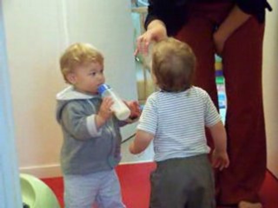 Gaby et Louis trinquent