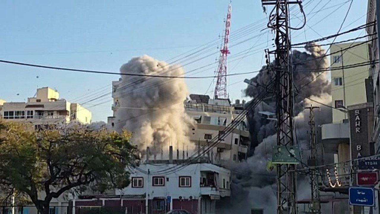Gebäude im Süden Libanons nach israelischem Angriff auf Hezbollah-Bank eingestürzt