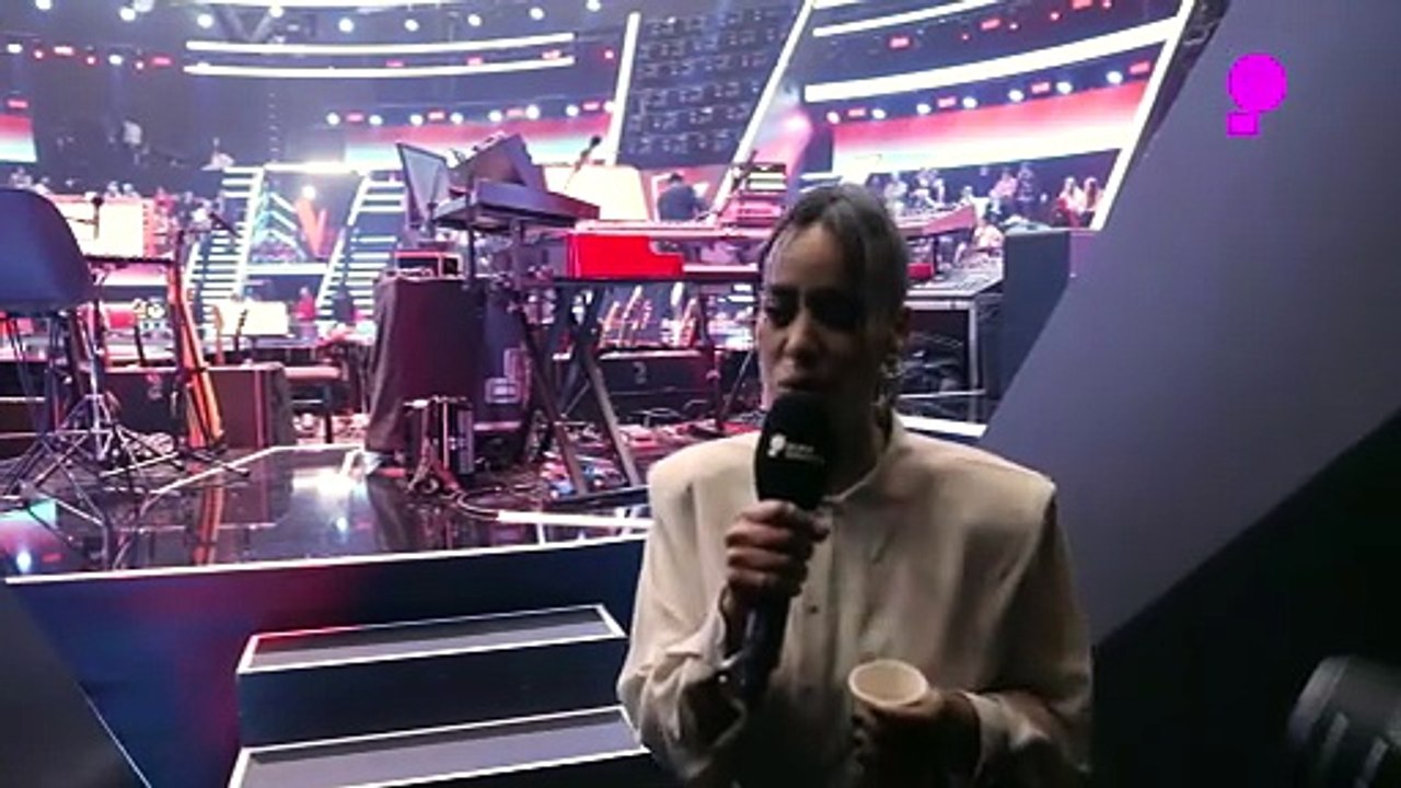 "Le niveau est dingue" : Amel Bent nous fait visiter le plateau de "The Voice" 2026