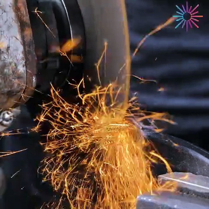 Turn a brush into a small cutter blade! 💯