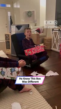 Boy Cries Tears of Joy After Getting an Oculus for Christmas!|| Heartsome 💖
