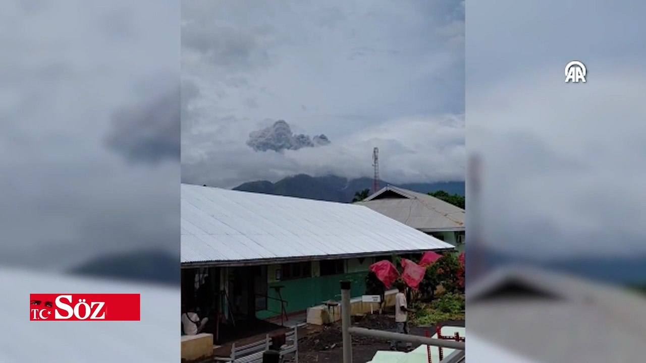 Endonezya'da patlayan yanardağdan yükselen kül bulutları görüntülendi