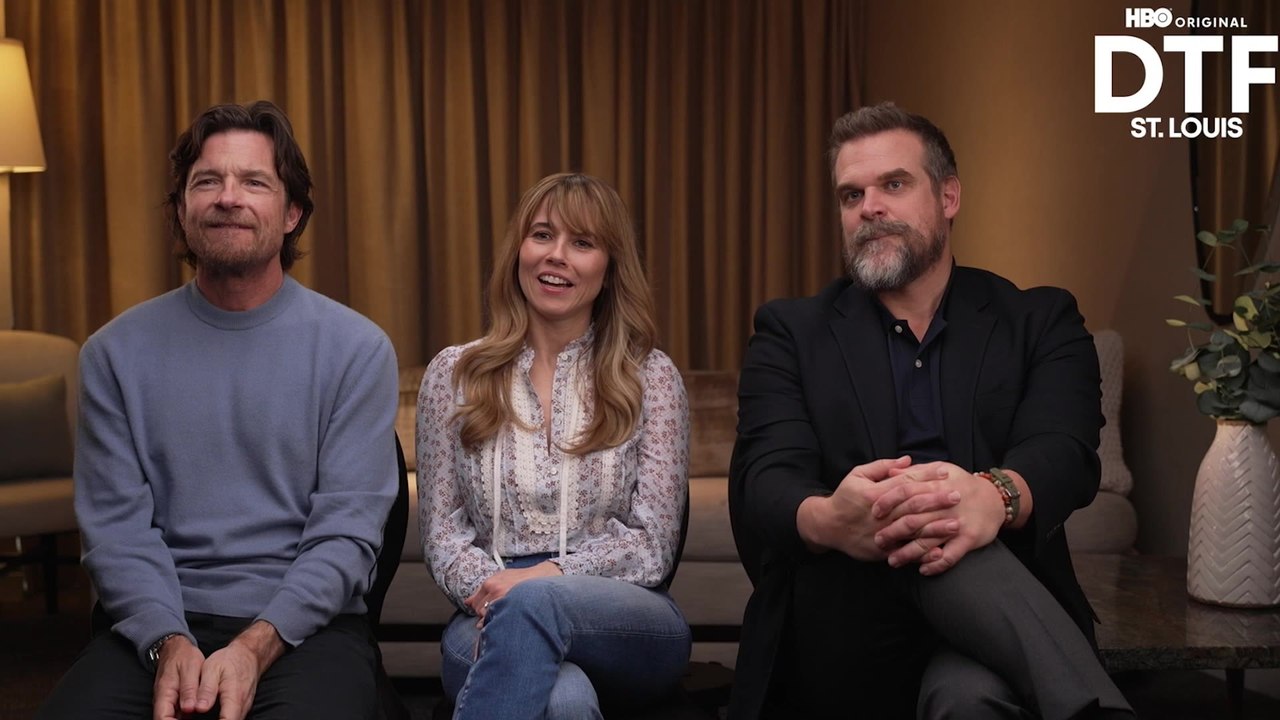 Linda Cardellini Looks Back On Iconic Latex Velma Suit With 'DTF St. Louis' Co-Stars