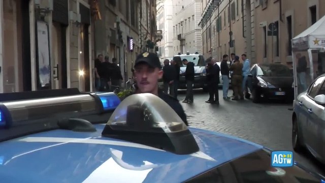 Roma, allarme bomba alla sede di FdI: il video degli artificieri in via della Scrofa