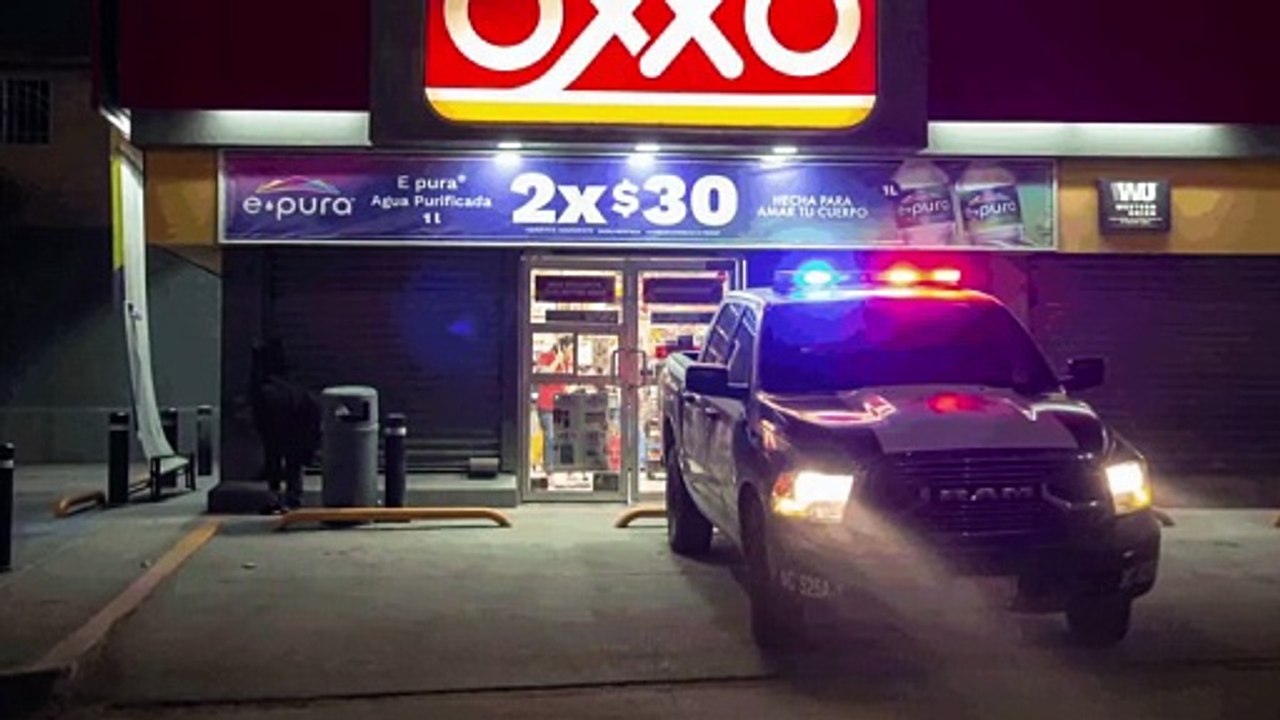 Asaltan tienda en Altavela y huyen en Corolla blanco | CPS Noticias Puerto Vallarta