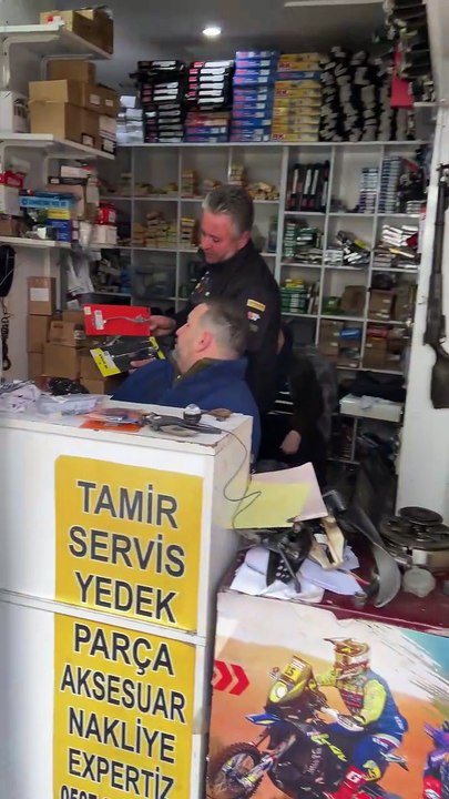 Motorsiklet tamiri bakımı Motor aksesuarları Lastik Zincir Teker Kıyafet Telefon aşağıda