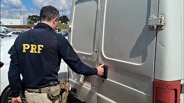 Carga de vinhos é apreendida pela PRF na BR-369, em Cascavel