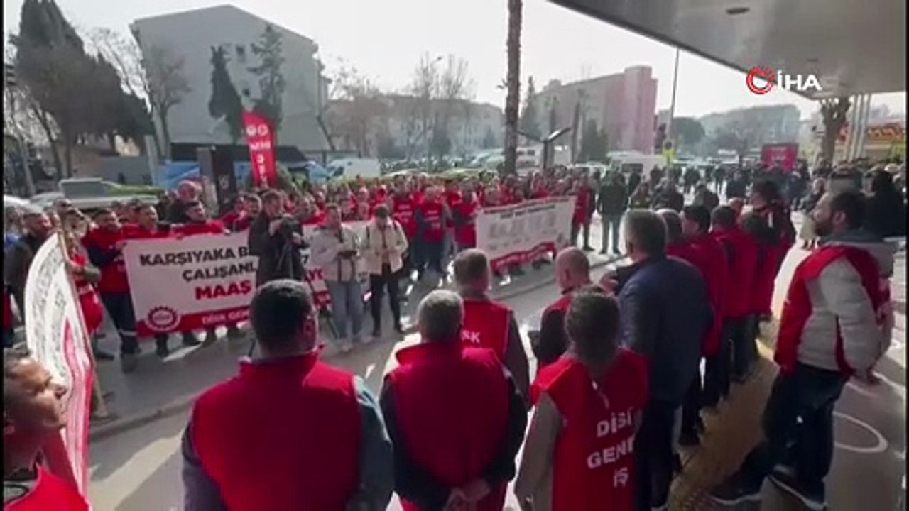 Karşıyaka’da 7 aydır maaş alamayan işçiler belediye kapısında