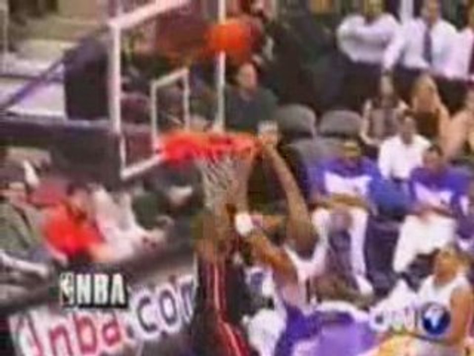 Alonzo Mourning "GET BACK BABY!!!" (Rejects Vince Carter)
