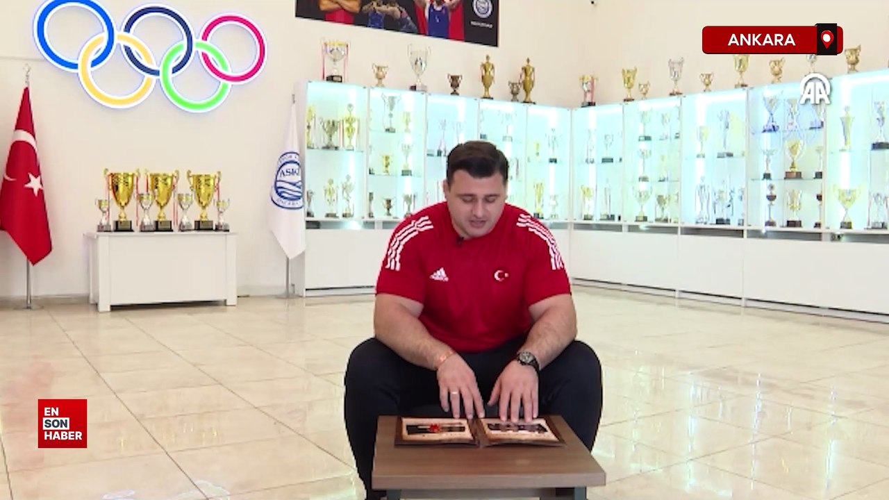 Ankara'da Rıza Kayaalp, fotoğraflarla geçmişe yolculuk yaptı