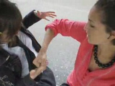 Un deux trois bataille de pouces