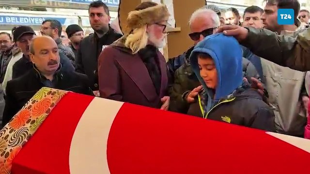 17 yaşındaki öğrencisi tarafından bıçaklanarak öldürülmüştü: Fatma Nur Çelik'in cenaze töreni gerçekleşti
