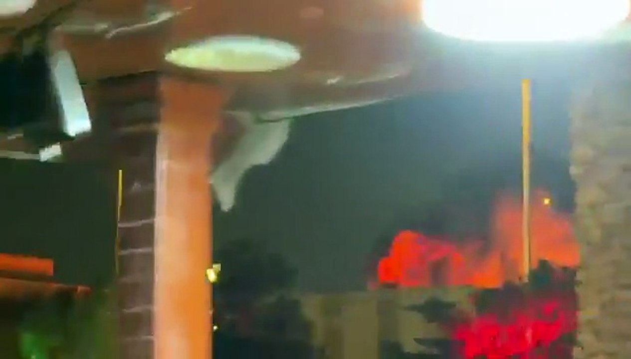Le consulat américain à Dubaï en feu après avoir été bombardé par des drones iraniens