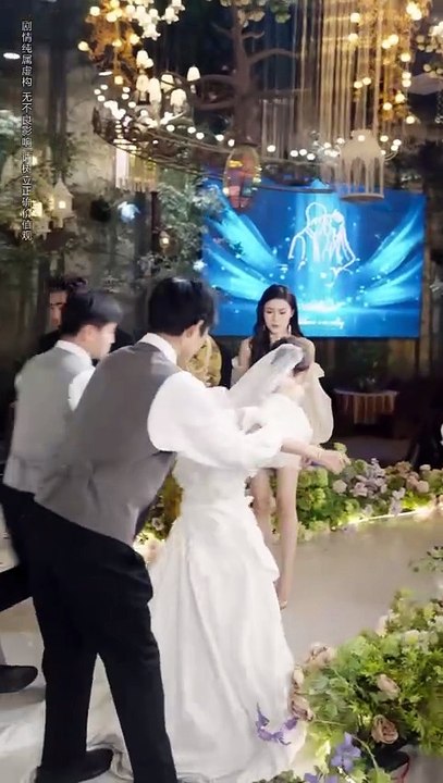 On the wedding day he ran for the true heiress She returned as a tycoon’s daughter; he regretted it