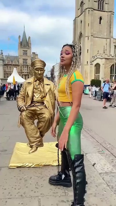 LEVITATING_GoldMan_STATUE