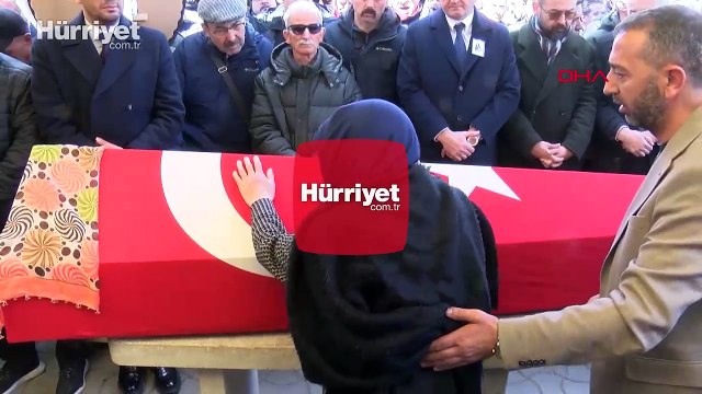 Öğrencisi tarafından öldürülen Fatma Nur öğretmen, son yolculuğuna uğurlandı