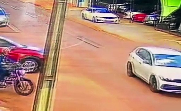 Empresário e pai de 81 anos são mortos a tiros dentro de loja de veículos