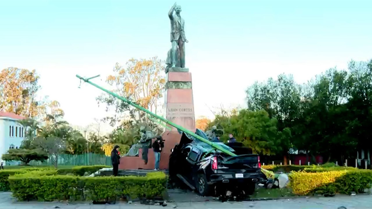 tn7-incidente-monumento-leon-cortes-040326