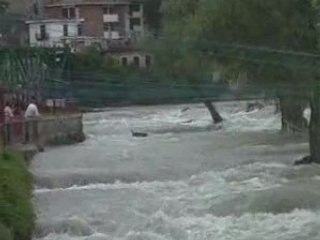 Julian's Daring Stunt 🚀