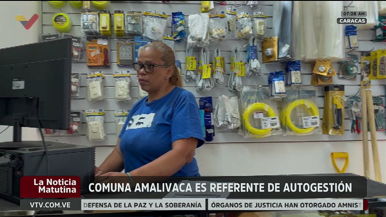 Mujeres de Caracas a través de las comunas gestionan uniformes para los niños de la Amalivaca