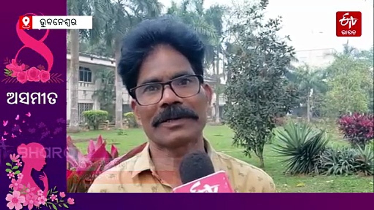 Women's Day Special: 24 ବର୍ଷର ସଂଘର୍ଷ ପରେ ବି ହାରି ନାହାନ୍ତି ମହିଳା ହକର ଶୁଭାରାଣୀ;  ଟାହିଟାପରା ବଢାଇଛି ମନୋବଳ