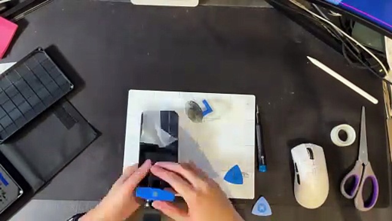 phone_repair_timelapse