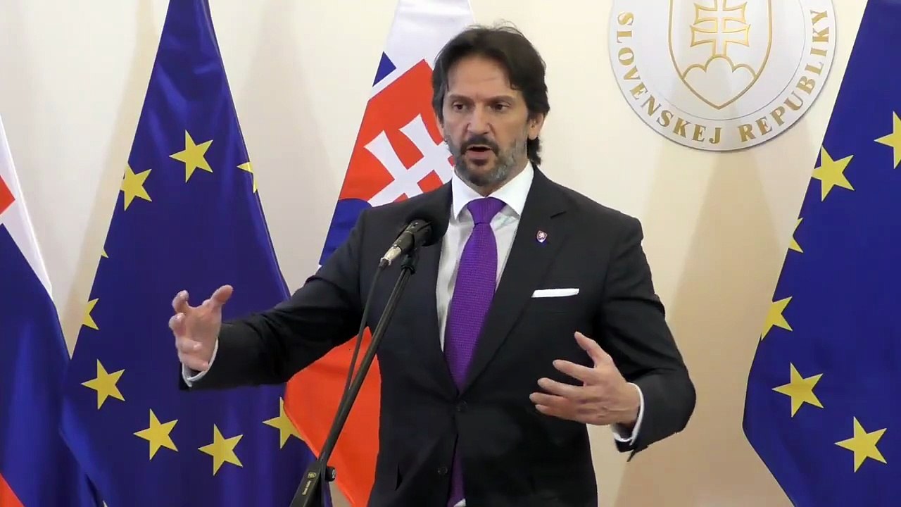 ZÁZNAM: Kaliňák zatiaľ nevie, kedy by mohli prísť prvé dodávky protivzdušných systémov