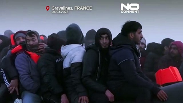 Francia, oltre 250 migranti attraversano la Manica verso l'Inghilterra con il mare calmo