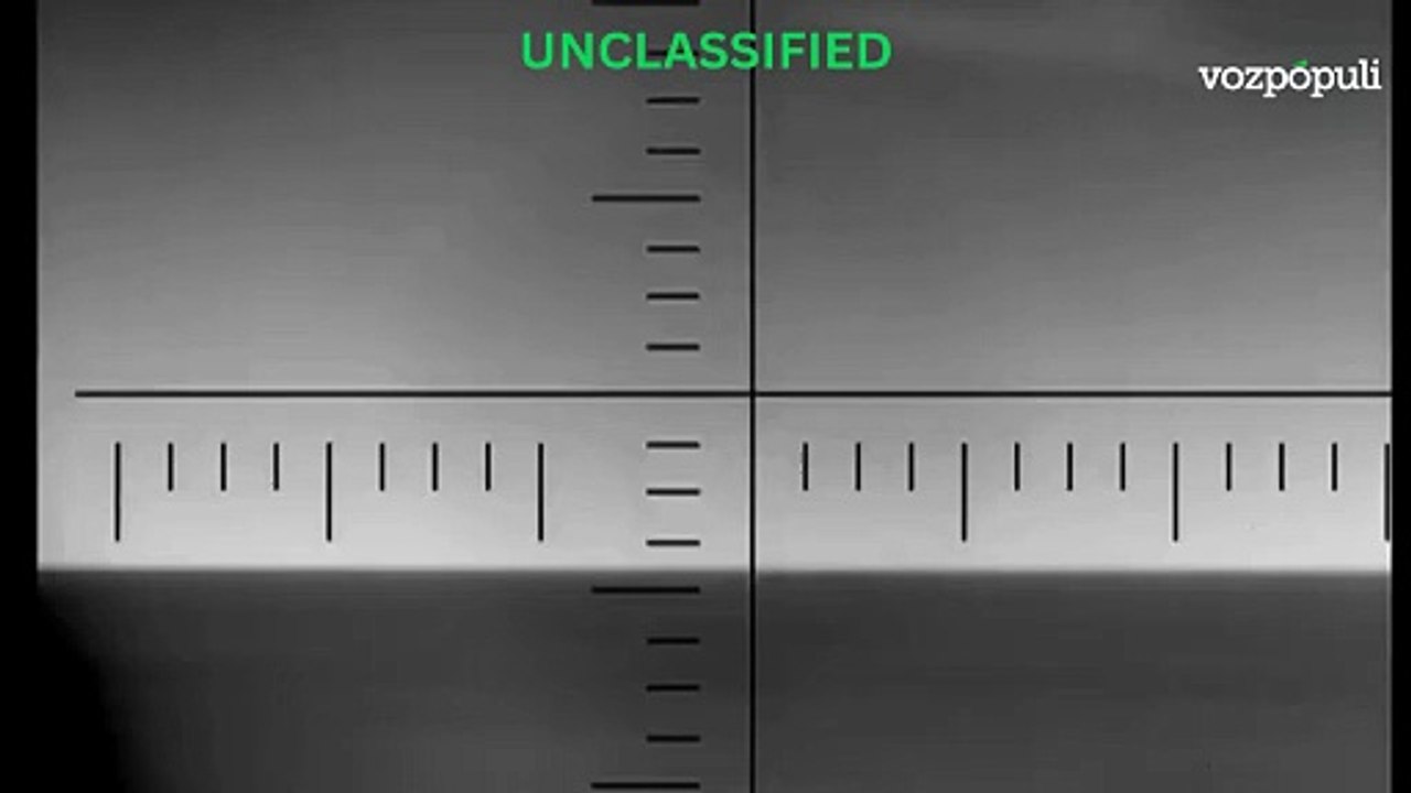 El momento en el que Estados Unidos revienta un barco iraní