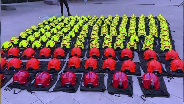 ¡Adiós a los cascos viejos! Entregan nueva dotación de equipos a los Bomberos de Medellín