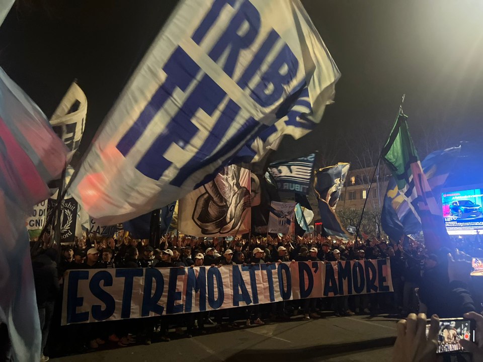 Lazio, in partenza il corteo verso la Nord - VIDEO
