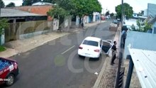 Família é rendida por criminosos armados em Foz do Iguaçu; assista