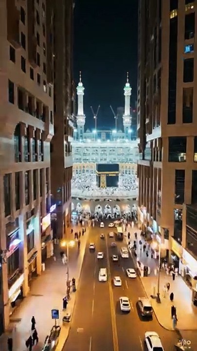 🏛️ 本州本州は、日本の政治⚖️、経済💹、文化👘の中心地であり...本アルプ...ス大な山々が連なる、世界で7番目に大きな島です。🗺️🏙️🧊 北海道北海道は、広大