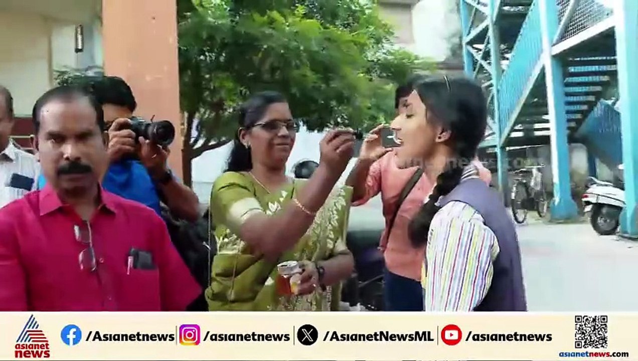SSLC എഴുതാൻ ഉഷാറായി കുട്ടികൾ; പാലക്കാട് തേൻ തുള...