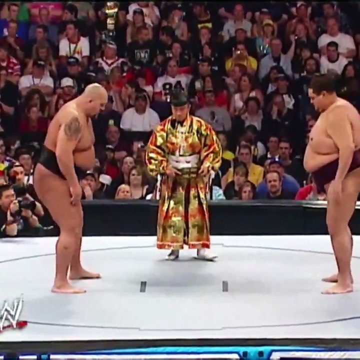 Big Show attempts to overpower sumo champion Akebono at