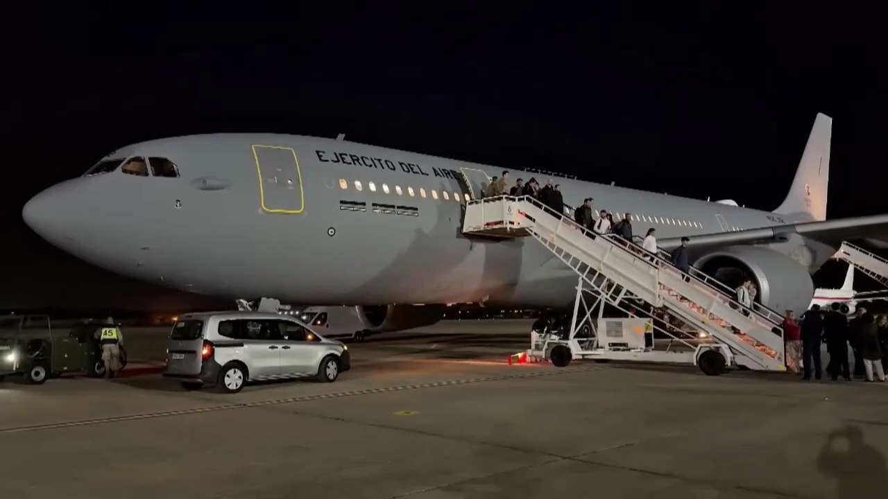 Llega a Torrejón un avión militar con 171 españoles repatriados de Omán por la guerra