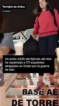 Llega a Torrejón un avión militar con 171 españoles repatriados de Omán por la guerra