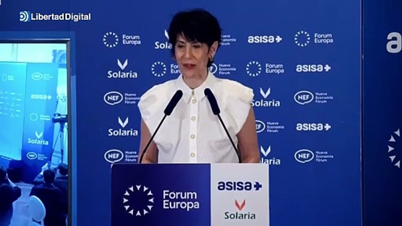 Elma Saiz, extasiada con Zapatero: "Están obsesionados con tus cejas"