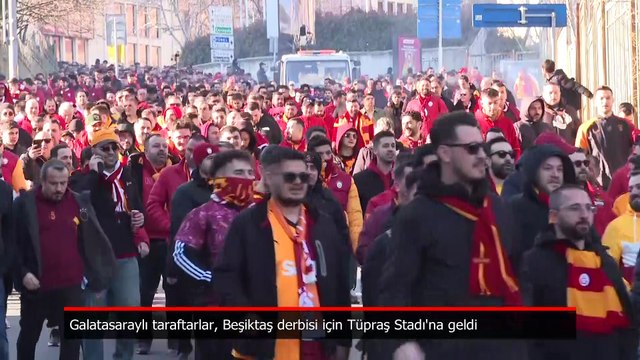 Galatasaraylı taraftarlar, Tüpraş Stadı'na geldi