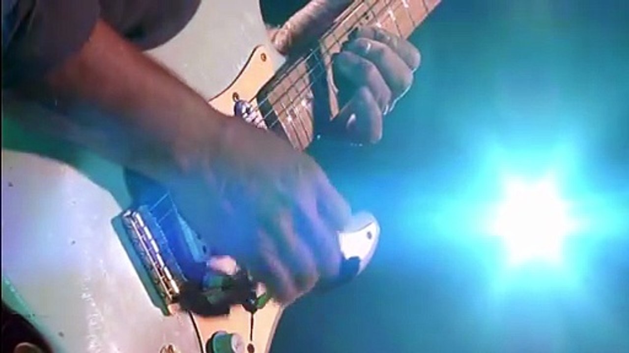 Marooned (Pink Floyd song) - David Gilmour (live)