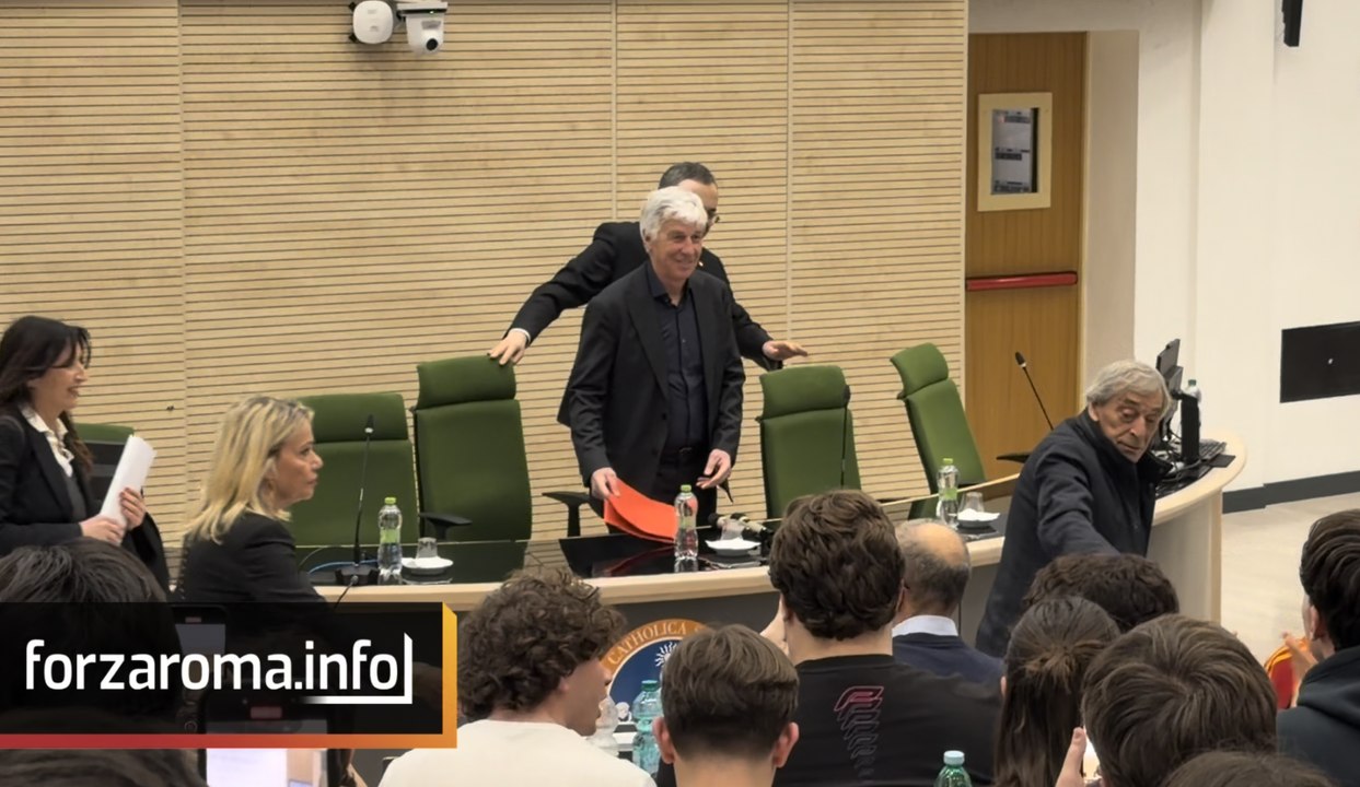 Gasperini all'Università del Sacro Cuore: l'ovazione degli studenti di Medicina