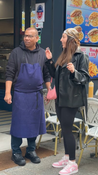 « Est-ce que ça vous dérangerait d’être gay ? » je recueille les réponses à travers un micro trottoir