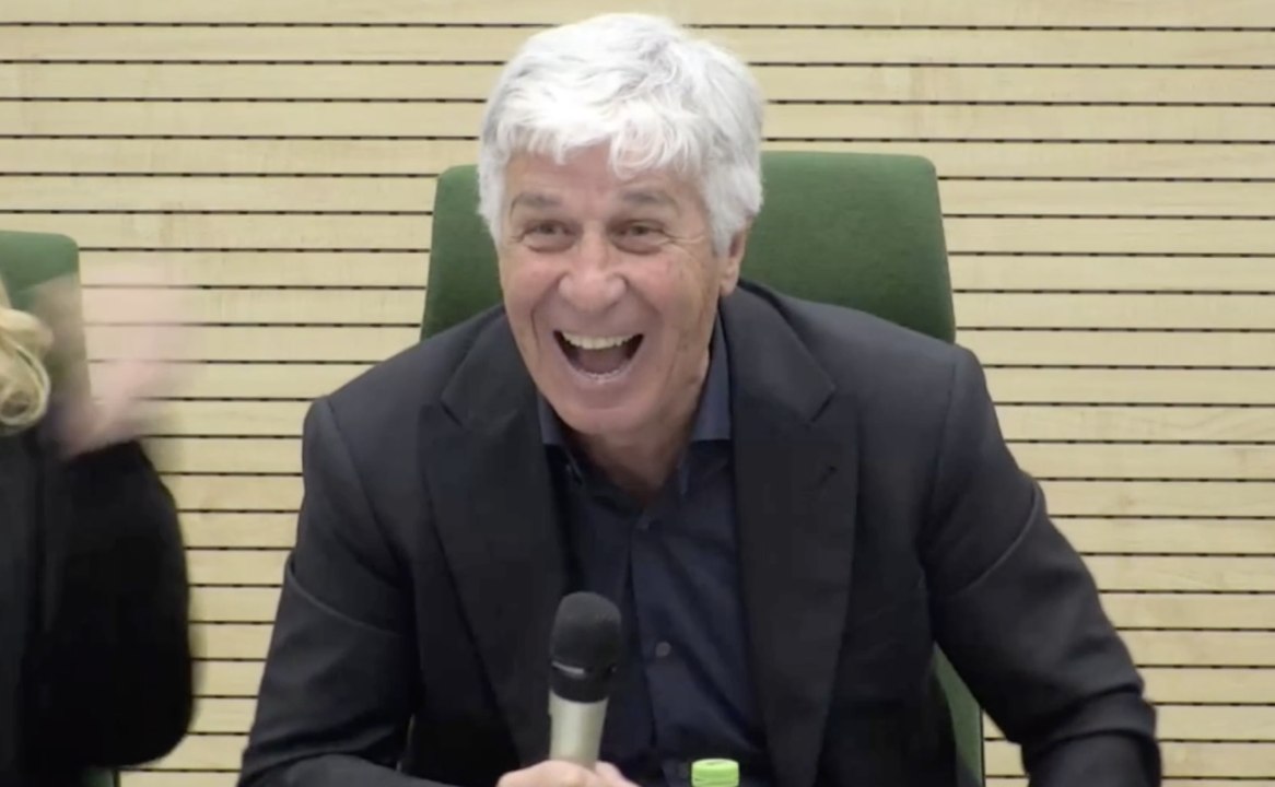 Gasperini scatenato: "Fiducia, coraggio e... Daje!" E parte il boato degli studenti