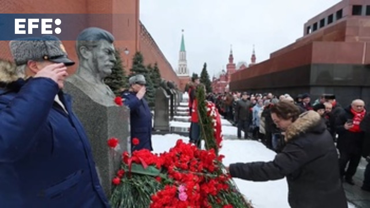 Comunistas rusos conmemoran el 73 aniversario de la muerte de Stalin