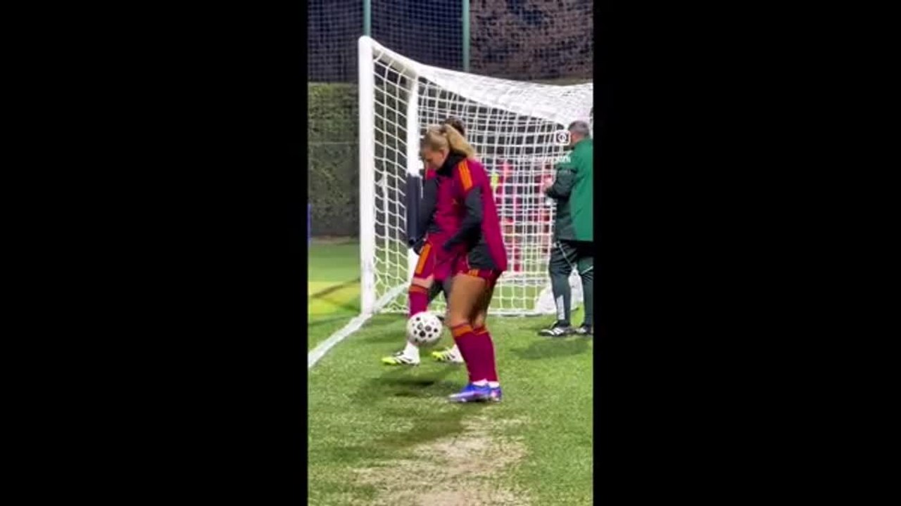 Calcio: ecco gli spettacolari palleggi di Froya Dorsin, attaccante norvegese dell'As Roma Women