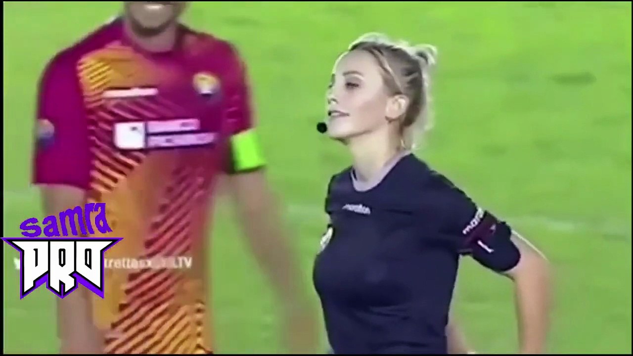 بالفيديو..حَكمة تثير إعجاب الملايين بعد خداعها لاعب