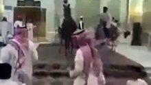 شاهد بالفيديو: خيول تدخل صالة العرس في حفل زفافٍ سعودي!