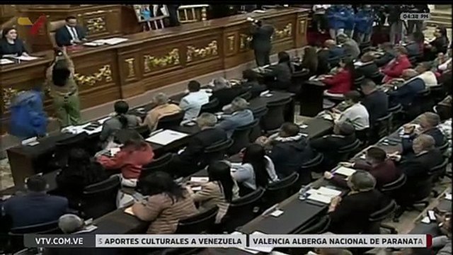 AN dedica un minuto de aplausos al Comandante Chávez tras 13 años de su siembra
